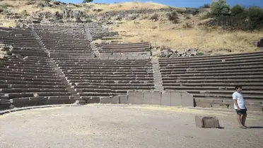 Assos Tiyatrosu'nda Restorasyon Tamamlanıyor