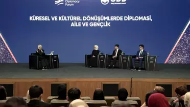Bakan Göktaş, 'Bosphorus Diplomasi Forumu'nda' gençlerle bir araya geldi Açıklaması