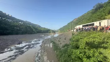 Bakan Uraloğlu Trabzon'da Sel Bölgesinde İnceleme Yaptı