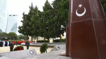 Bakü'nün kurtuluşunun 107. yıl dönümü dolayısıyla Türk Şehitliği'nde tören düzenlendi