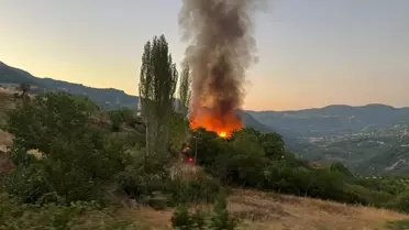 Bigadiç'te Yangın: 15 Ev Yanarak Kullanılamaz Hale Geldi