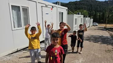 Sındırgı'da Depremzedelere Konteyner Yardımı