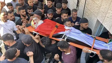 Batı Şeria'da 3 Filistinli İçin Cenaze Töreni