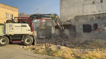 Batman'da Metruk Yapılar Yıkılıyor