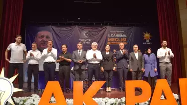 AK Parti Toplantısında Türkiye'nin Rolü Vurgulandı
