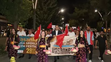 Batman'da Festival Korteji Düzenlendi