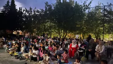 Gercüş'te Öğrenciler Açık Hava Film Gecesi Düzenledi