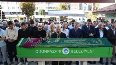 Destici, Cenazeye Katıldı