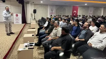 Beyşehir'de 35 Yılını Dolduran Esnafa Plaket