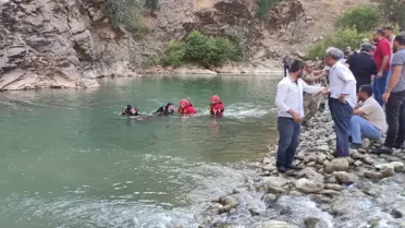 Genç Serinlemek İçin Girdiği Derede Boğuldu