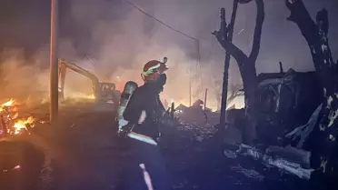 Mudurnu'da Yangın: Evler ve Hayvanlar Zarar Gördü