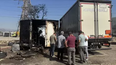 İzmir'de Yangın: Konteynerden Kamyona Sıçradı