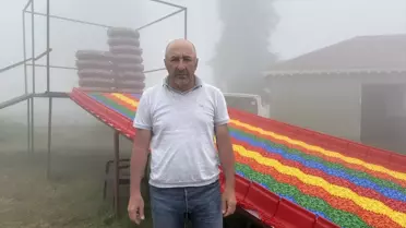 'Bulutlara komşu' 161 metrelik kaydırak adrenalin tutkunlarını ağırlıyor