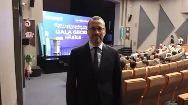 Bursa'da liselilere yönelik 'aile' temasıyla düzenlenen kısa film yarışmasının ödül töreni yapıldı