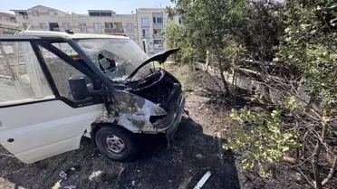 Osmangazi'de Araçlara Sıçrayan Yangın Söndürüldü