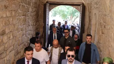 Bakan Işıkhan Mardin'de Manastırı Ziyaret Etti