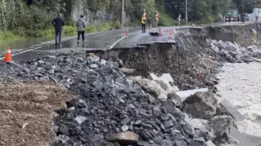 Rize'de Kara Yolunda Çökmeler