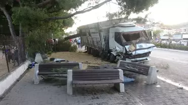 Çanakkale'de Freni Boşalan Kamyon Kazası