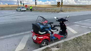 Alaca'da Taksi ile Motosiklet Çarpıştı