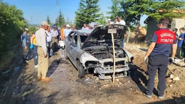 Sungurlu'da Park Halindeki Araç Yangında Yandı