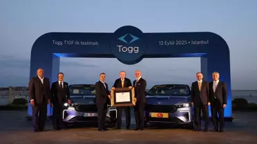 Cumhurbaşkanı Erdoğan'a Togg'un yeni modeli T10F hediye edildi