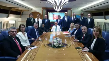 Cumhurbaşkanı Erdoğan, Katar dönüşü gazetecilerin sorularını yanıtladı: (1)