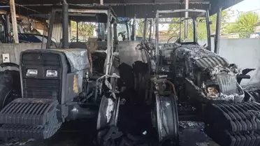 Diyarbakır'da Yangın: 3 İş Yeri ve 19 Traktör Kül Oldu