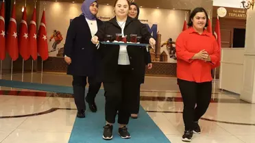 Valilikte Down Sendromlu İki Çalışan Neşe Kaynağı Oldu