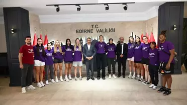 Edirne DSİ Kadın Takımı Vali'yi Ziyaret Etti