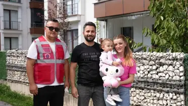 Düzce'de Temizlik Ekiplerinden Melisa'ya Oyuncak