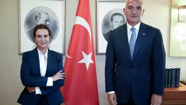 Ebru Akçatepe AKM ve CSO Ada Sanat Koordinatörü