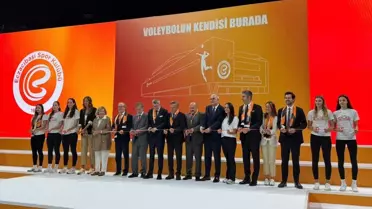 Eczacıbaşı'nın Yeni Voleybol Salonu Açıldı