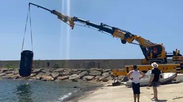 Otomobil Limandan Denize Düştü