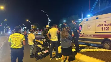 Edirne'de Taksi ile Elektrikli Motosiklet Çarpıştı