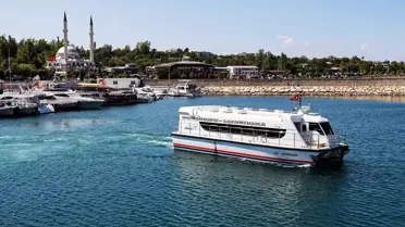 Van'da Akdamar Adası'na Deniz Otobüsü Seferleri Başladı