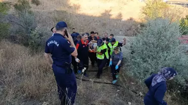 Elazığ'da İtfaiye Aracı Devrildi: İki Görevli Yaralı