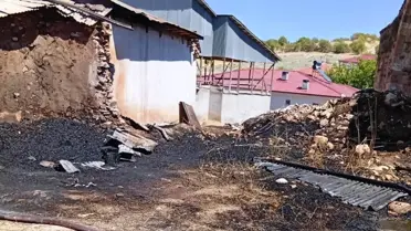 Keban'da Tarihi Kervansaray Yangını