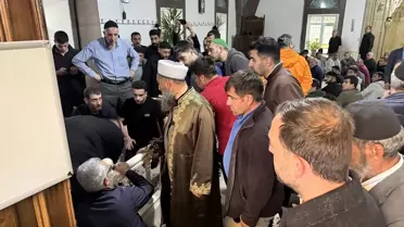 Cami'de Kalp Krizi Geçiren Yaşlı Adam Kurtarıldı