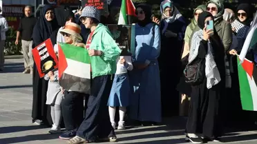 Erzurum'da Sağlıkçılardan Gazze'ye Destek Yürüyüşü