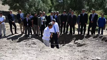 Vali Çiftçi'den Parmaksız Kale Höyüğü Ziyareti
