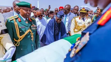 Eski Nijerya Devlet Başkanı Buhari Toprağa Verildi