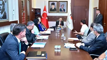 Vali Aksoy, Halk Günü Toplantılarıyla Vatandaşla Buluşuyor