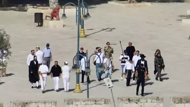 Mescid-i Aksa'ya Fanatik Baskın