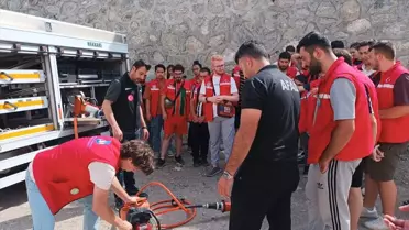 Hakkari'de Gönüllülere Afet Eğitimi Verildi