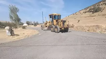 Güroymak'ta Yol Yapım Çalışmaları Devam Ediyor