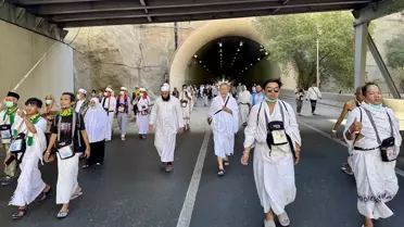 Hacı Adayları Kabe'de Cuma Namazı Kıldı