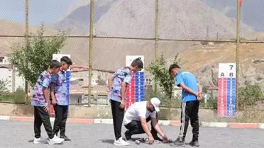 Hakkari'de Bocce Müsabakaları Başladı