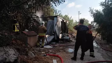 Samandağ'da Konteyner Depoda Yangın