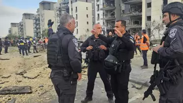 İran Füzesi İsrail'e İsabet Etti