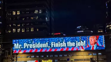 Tel Aviv'de Trump'a Pankart